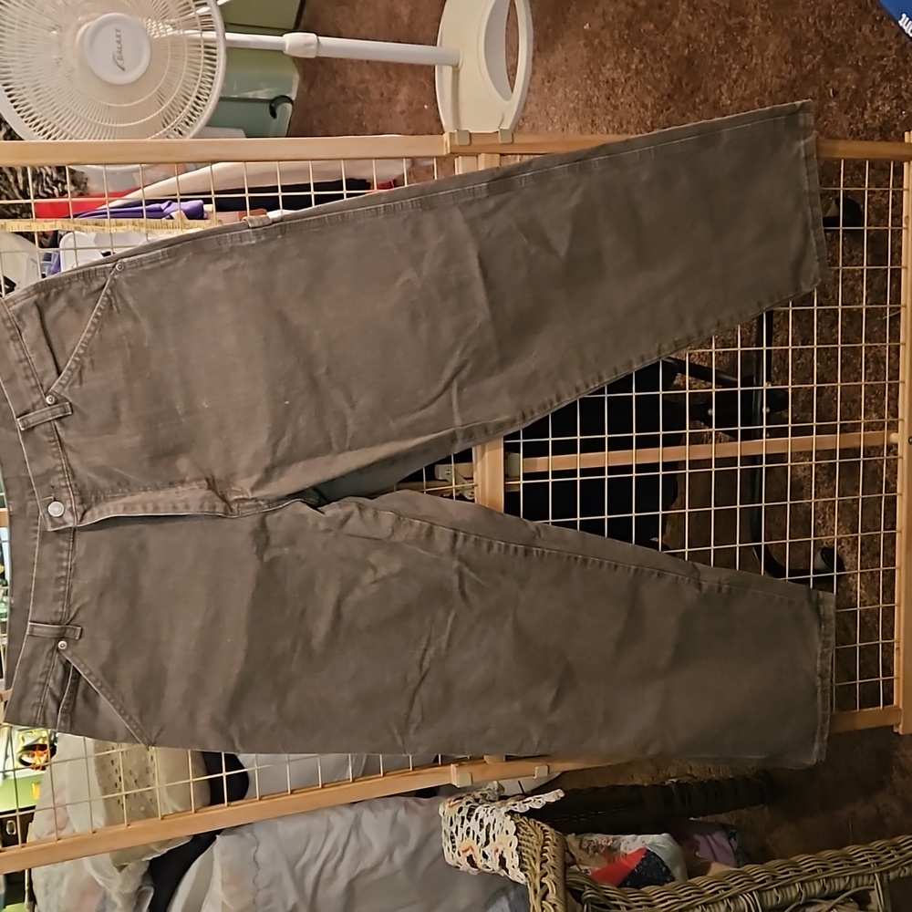 From Wendy's closet men's Wrangler jeans. W36×L30 color is like stone